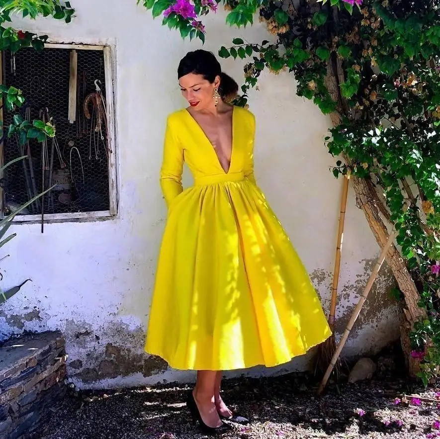 

2020 Yellow Tea Length V-neck Cocktail Party Dresses Fall Winter Long Sleeve Draped Princess A-line Prom Graduation Gown