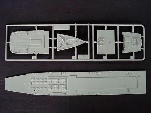Трубач 05710 1/700 СССР военно-морской флот P. Великий крейсера Пластик модель