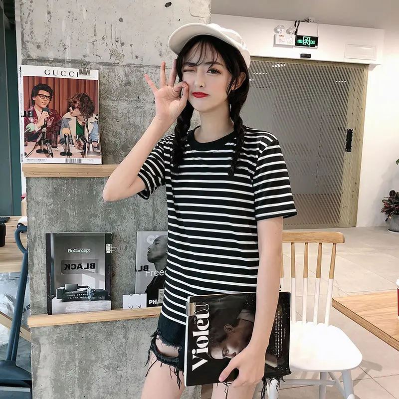 

2021 summer new black and White Short Sleeve Striped T-shirt women's loose and versatile base coat student trend