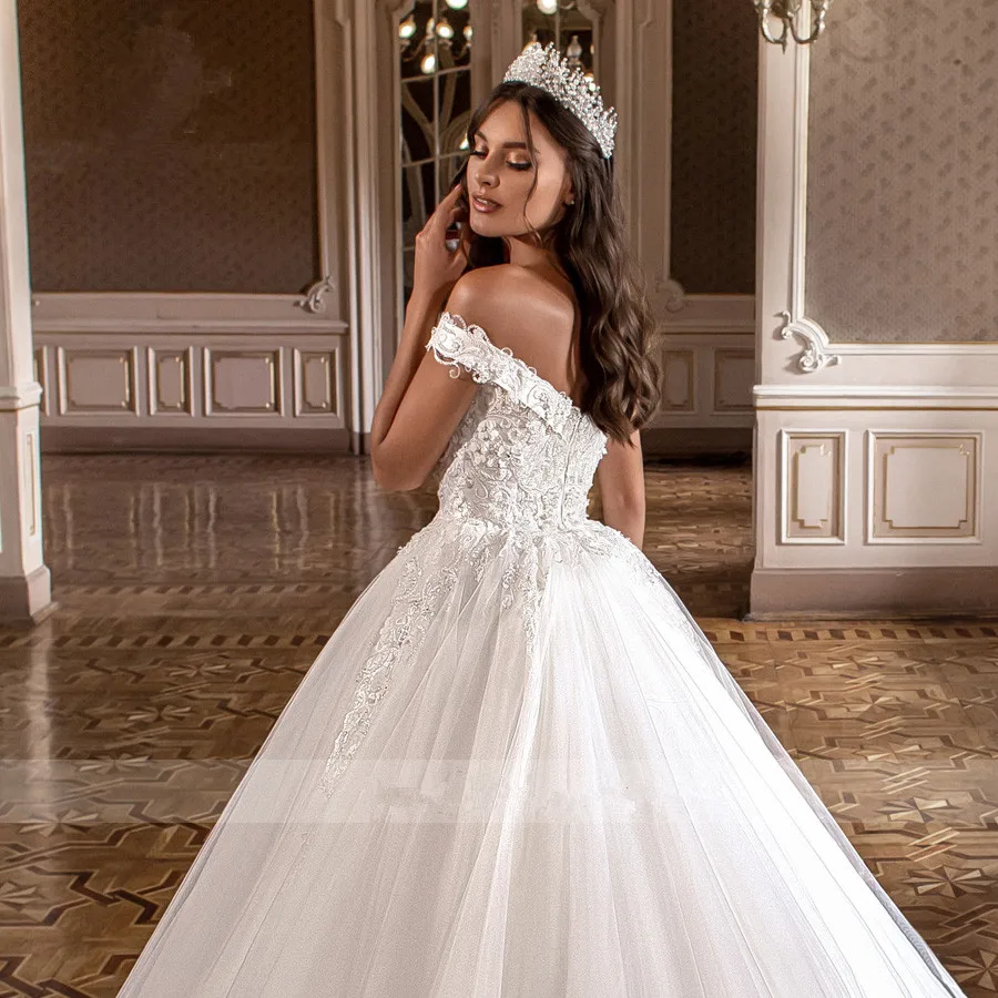 

Ball Gown Wedding Dresses 2021 V-Neckline Off the Shoulder Appliques Chapel Train Bridal Gowns plus size Vestido De Noiva