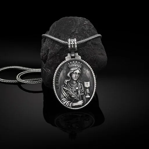 

Ожерелье с кулоном в виде священного граала