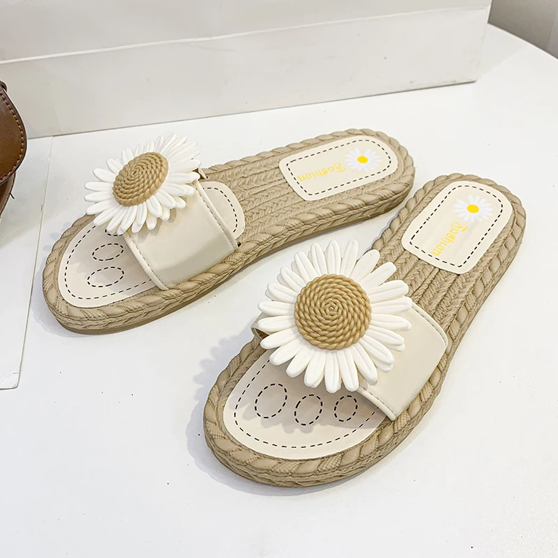 

Shoes Flower Slippers Women Summer Pantofle Low Slides Fashion Shale Female Beach 2021 Flat Luxury Soft Sabot Rubber Rome PU Fab