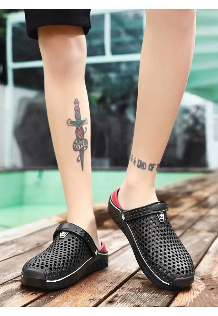 

Men's Women's Sandals Spring Summer New Lightweight Breathable Beach Shoes Couple Hole Shoes Soft Comfortable Sandals Slippers