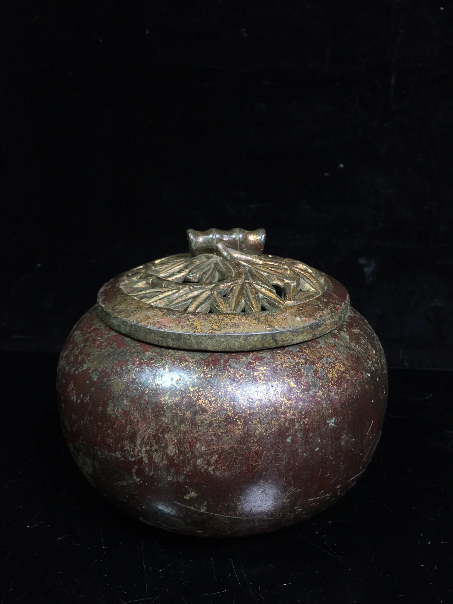 

Chinese Folk Collection Old Bronze Cinnabar Lacquer Bamboo joint Hollow out incense burner Office Ornaments Town House Exorcism