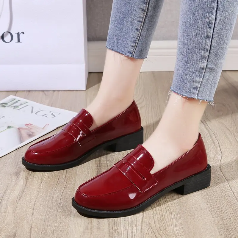 

2021 New Spring Woman Loafers Shoes Round Toes British style Solid PU Plus Size Shallow Non Slip Lightweight Comfortable