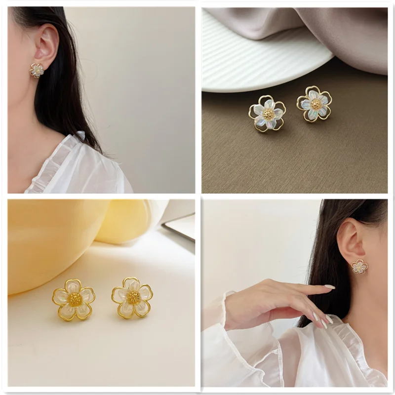 

Korean Fashion Stud Earrings for Women Jewelry Personality Sweet Flower Earrings Trendy Simple Style Hollow Out All-match New