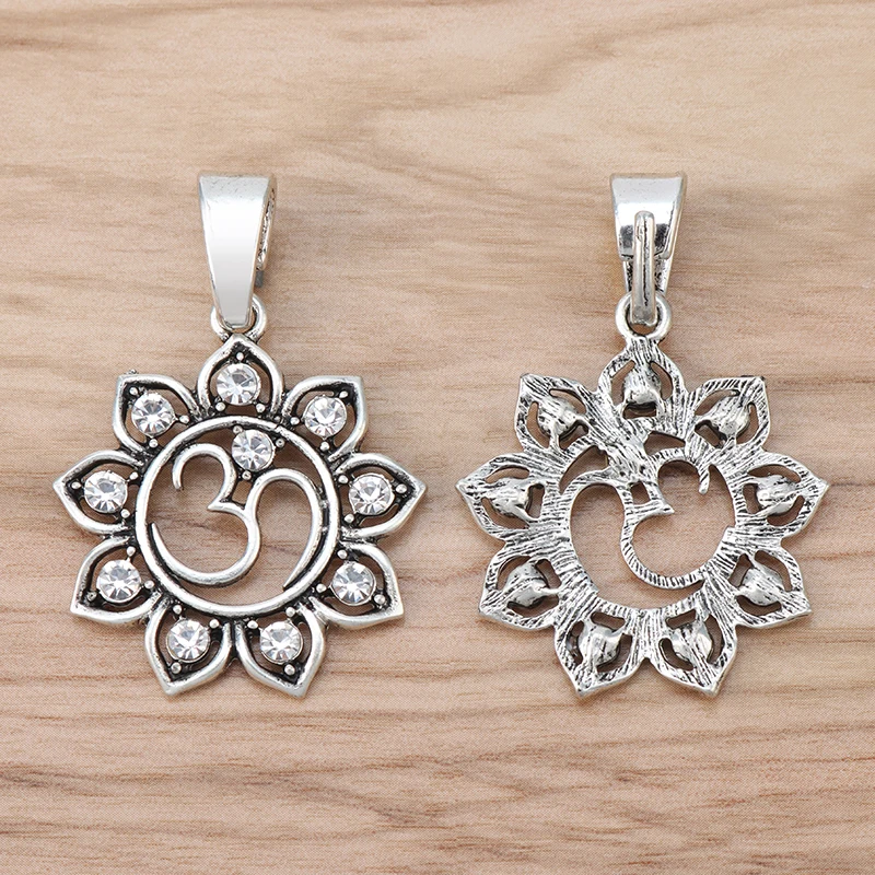 

2 Pieces Tibetan Silver Hindu OM AUM Crystal Rhinestone Lotus Flower Charms Pendants for Necklace Jewellery Making Findings