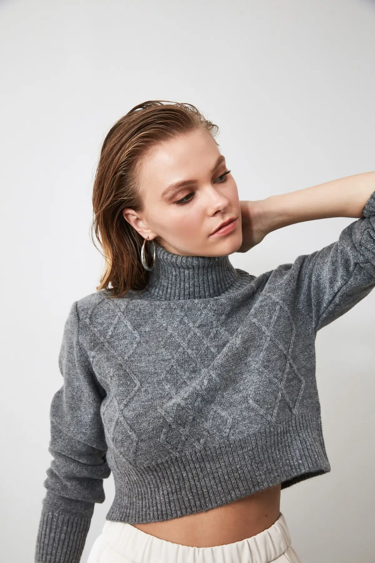 

Trendyol Crop Mesh Detailed Knitwear Sweater TWOAW21KZ0128