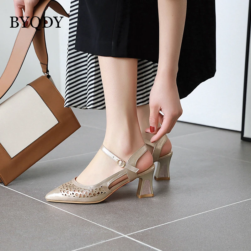 Женские босоножки с ремешком на пряжке BYQDY толстом каблуке пятке закрытым носком