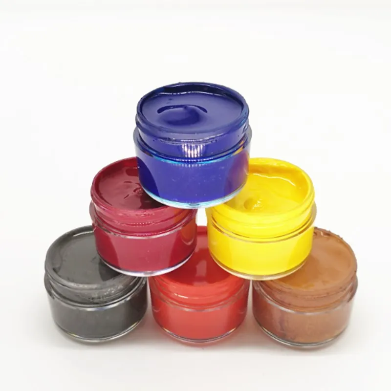 Восстановленные кожаные туфли 35 мл с белым покрытием изменение цвета