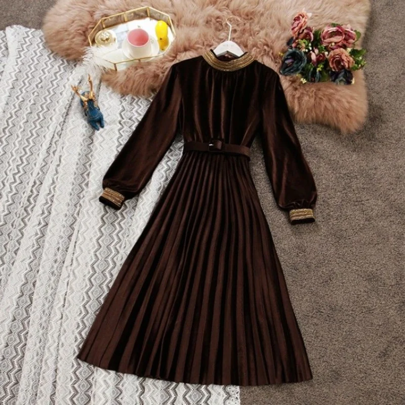Женское плиссированное платье винтажное однотонное бархатное с длинным рукавом
