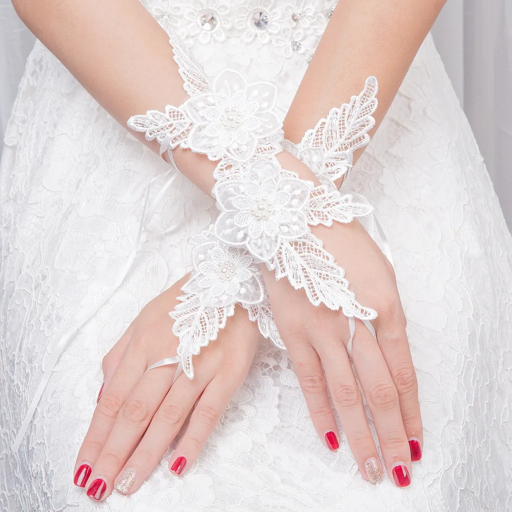 

Cheap Medium Length White Lace Gloves Fingerless Bridal Gloves Women Party Gloves Wedding Accessories with Pearls