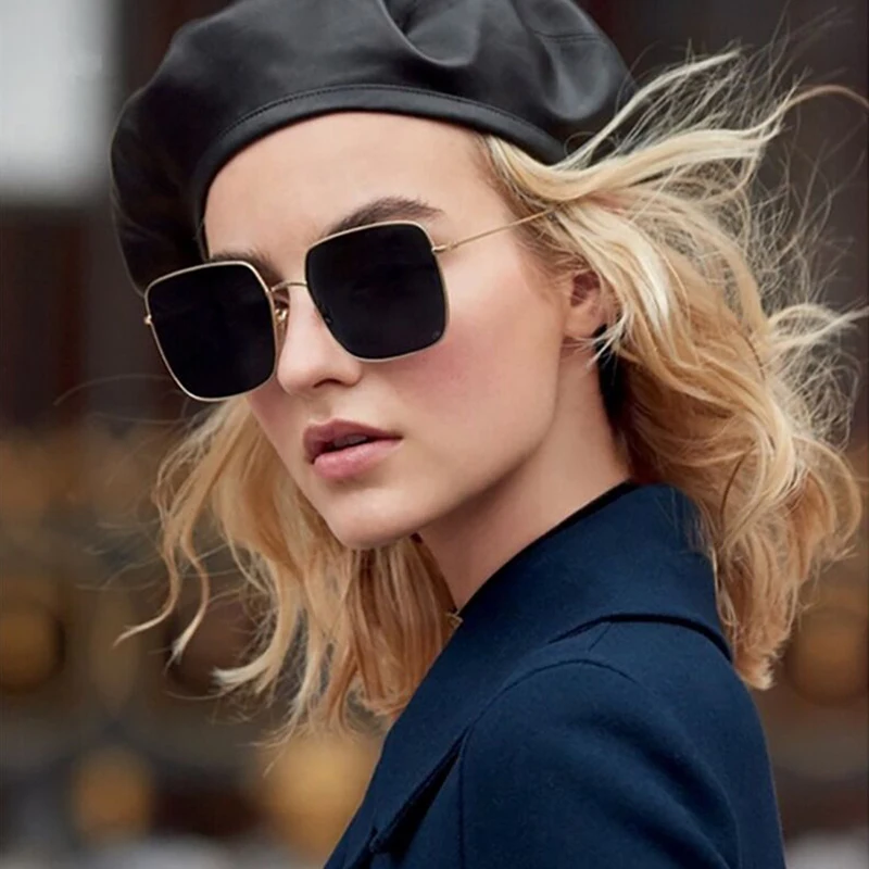 

Luxury Square Small Fragrant Wind Sunglasses Women Brand Designer Retro Alloy Frame Sun Glasses Men Vintage Gradient Male Oculos
