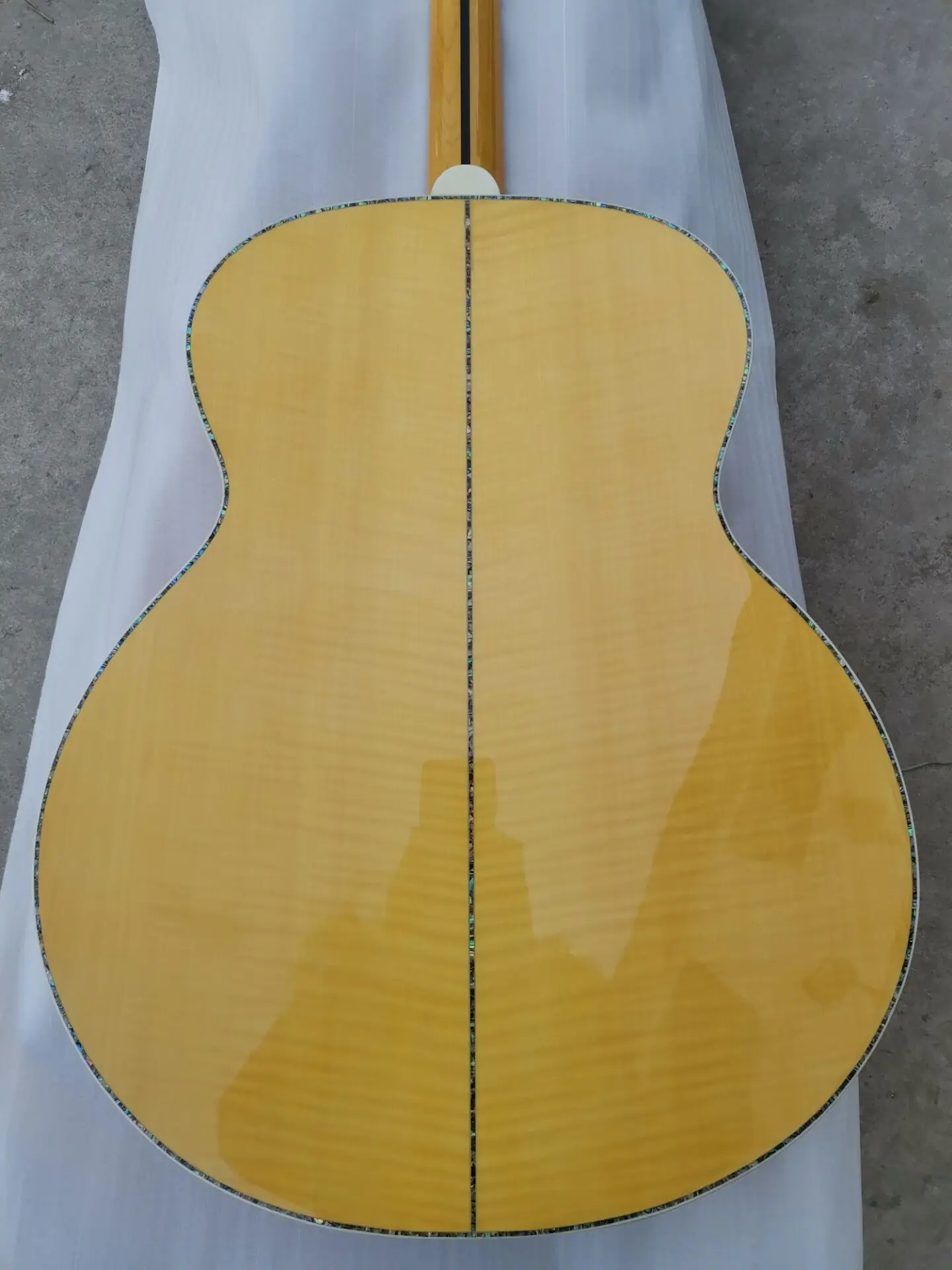 

Бесплатная доставка, изготовленная на заказ гитара AAAA из цельной древесины, 1957 цвет янтарного цвета, твердая Кленовая гитара с пламенем