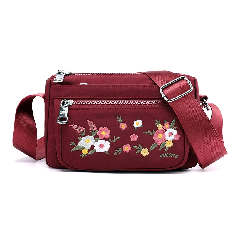 Женская сумка через плечо маленькая квадратная с цветочной вышивкой в