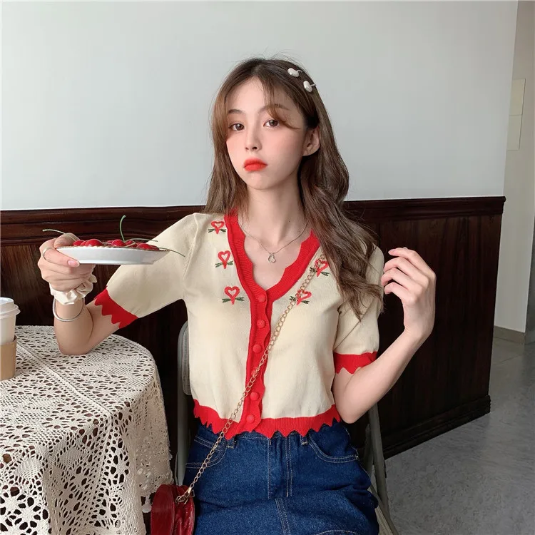 

Love Embroidery Tees Summer Women's Clothing Single-breasted Short Sleeve T-shirts V-neck Patchwork Button Crop Tops Hipster New