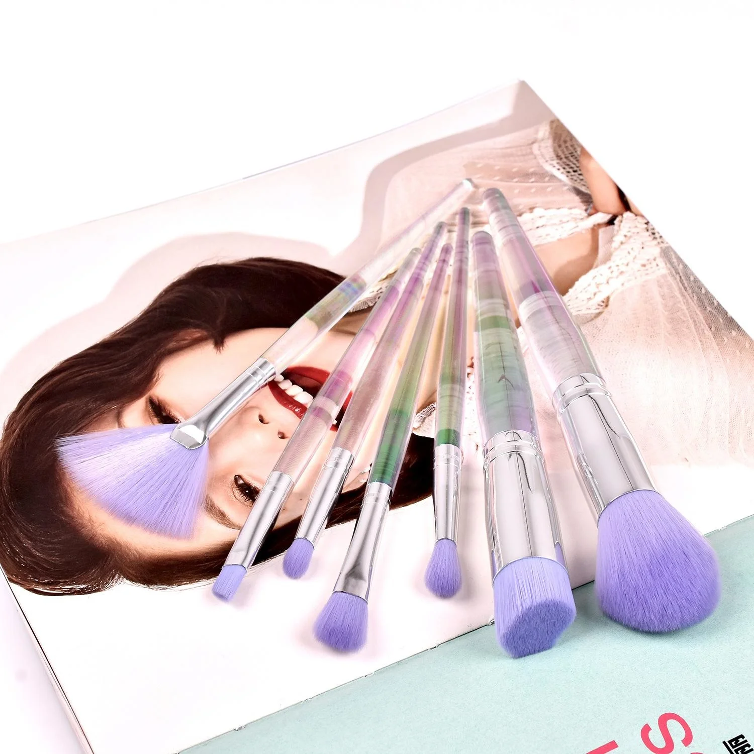 

7PCS Makeup Brushes Set Soft Fur Beauty Highlighter Powder Foundation Concealer Cosmetic Brush Multifunctional Cosmetic Tools
