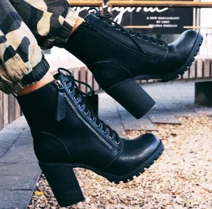 

Fashion Womens Shoes Autumn and Winter Models Low-barrel Black Winter Solid Color with Round Toe Female Thick Heel Martin Boots