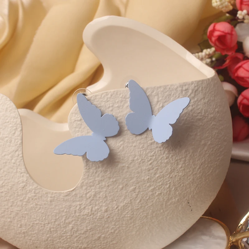 

Cute Romantic Butterfly Stud Earrings for Women Children Asymmetry Metal Geometric Lace Lovey Color Fashion jewelry