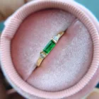 Женское модное минималистское кольцо с зеленым кристаллом, обручальное кольцо в богемном стиле с белым цирконом и красным драгоценным камнем, изысканное кольцо, ювелирные украшения
