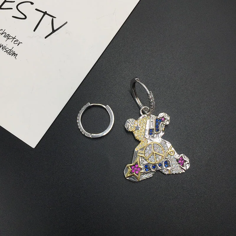 Модные маленькие асимметричные серьги в виде мишки тедди с символом защиты от