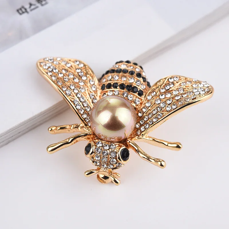 

Upscale Rhinestone Animal Bee Brooch Female Accessories Simple Pearl Bumblebee Pin Women Corsage Collar Pin