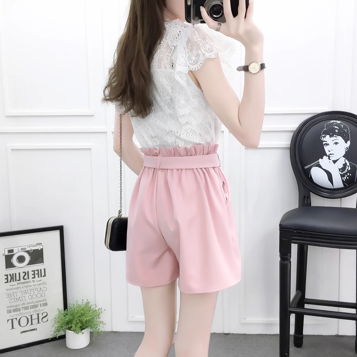 

New 2021 Summer Sweet Fashion Suit Girl Hollow Out Hook Flower White Blouse Top Tall Waist Shorts Two-Piece Set Clothing Cool
