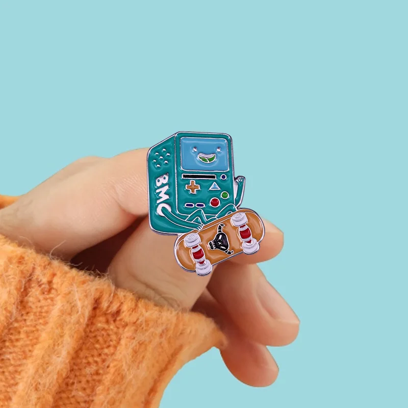 Gameboy Skating Enamel Pin Skateboard Brooch Green game cute gamers gift | Украшения и аксессуары