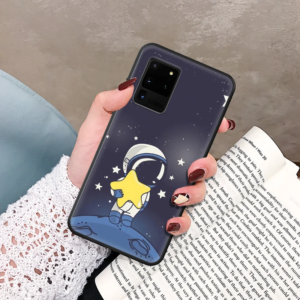 

Cartoon cute astronaut Phone Case For Samsung Galaxy Note S 8 9 10 20 Plus E Lite Uitra black Hoesjes Fashion Cell Pretty Bumper