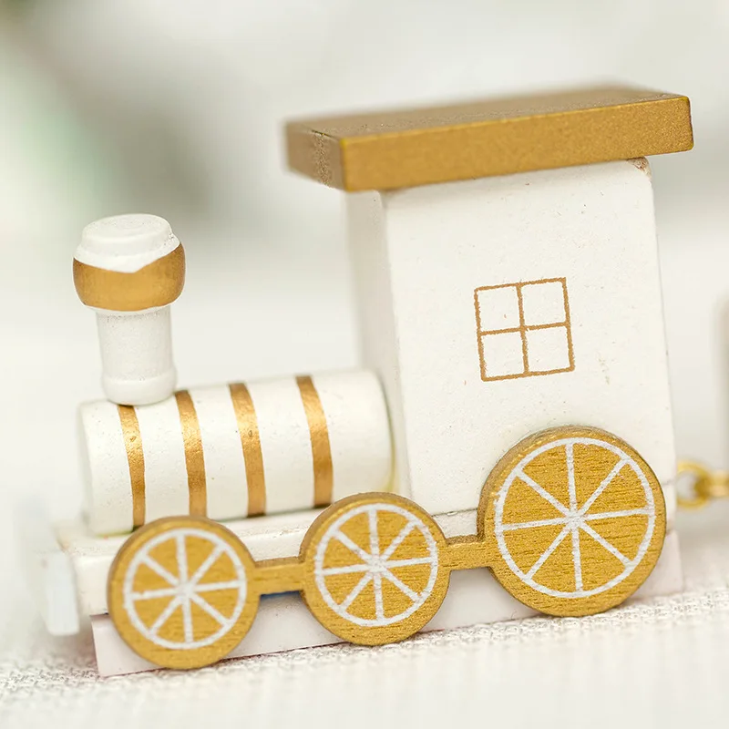 Новый Рождественский поезд окрашенный дерево рождественские украшения и