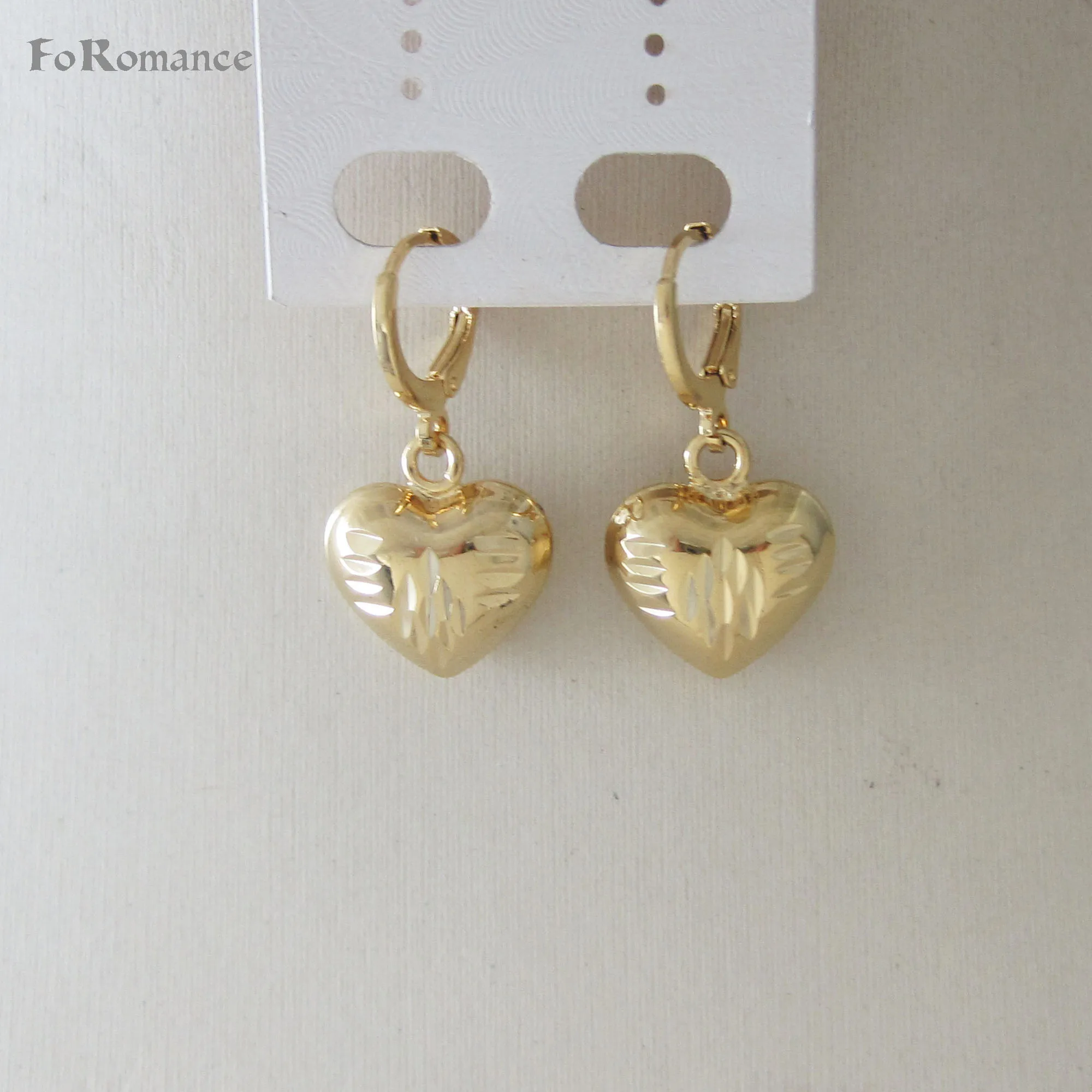 Форманс/ ПОЗОЛОЧЕННЫЕ МЕДНЫЕ ПОДВЕСКИ ВЫСОКИЕ 30 ММ 1,18 ДЮЙМА ВЫРЕЗАННОЕ СЕРДЦЕ БЛЕСТЯЩИЕ ПОДВЕСКИ ДЛЯ УШЕЙ Отличный подарок на.