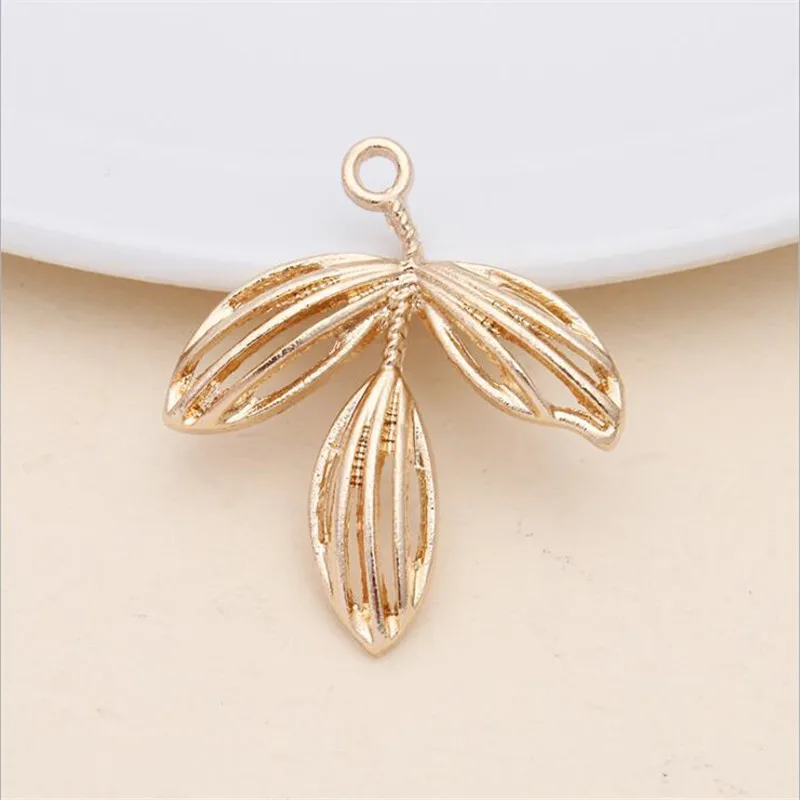

SIXTY TOWFISH 10 Pieces DIY Jewelry Accessories Alloy 24*27.5 mm With Hanging Leaf