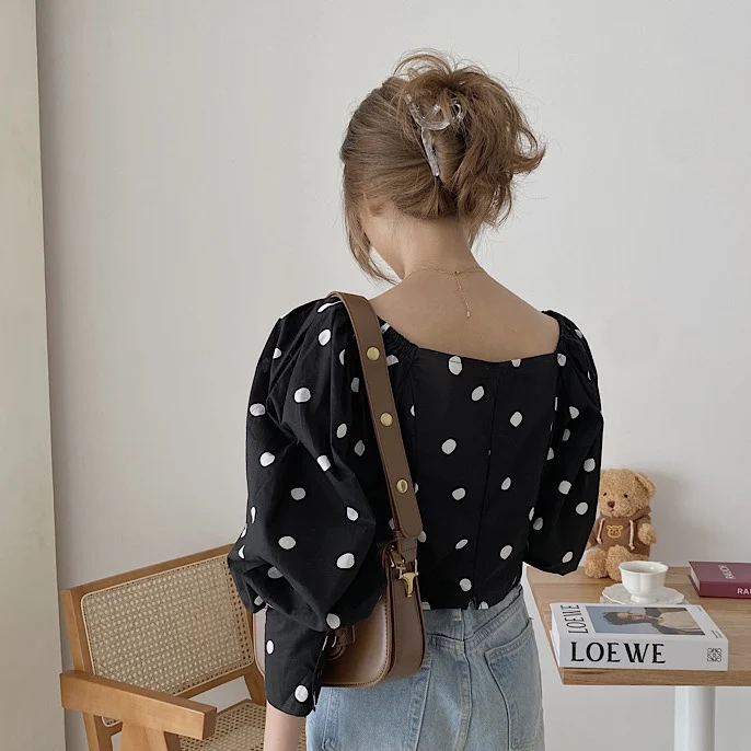 

Dot Printed Korean Women Blouses Shirts Puff Sleeve Square Collar Stylish Fashion Tops Pullovers High Street Ladies Blusas 2021