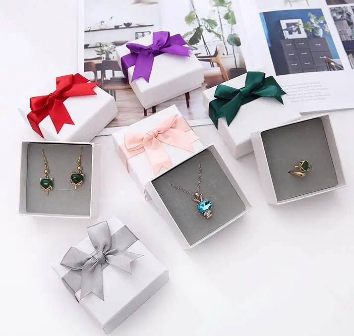 Подарочная коробка с бантом для украшений сделай сам шкатулка демонстрации