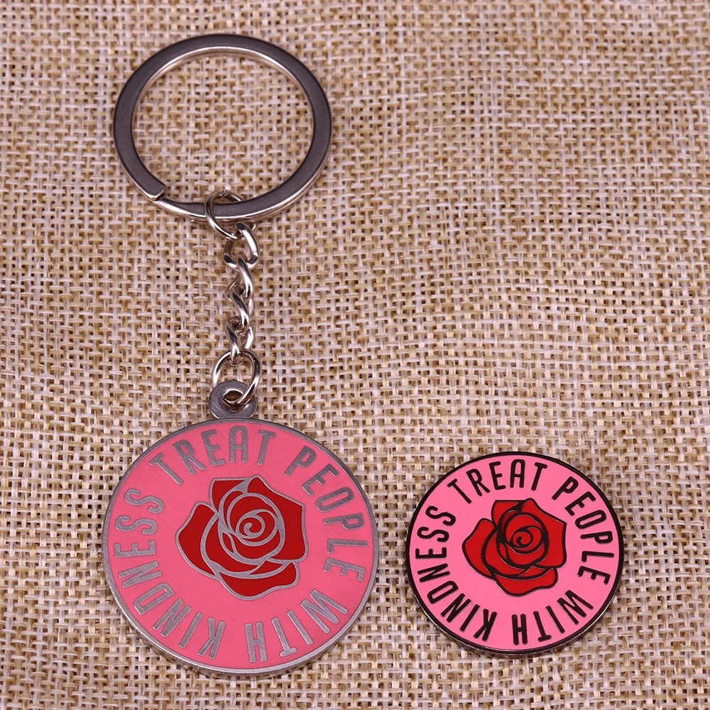 HS TPWK относиться к людям с доброте брелок и Pin комплект музыка Fandom талант арт