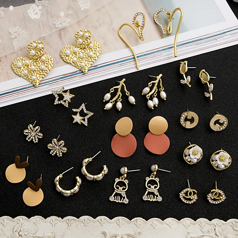 Оптовая продажа новые серьги для женщин хрустальные гвоздики правильной