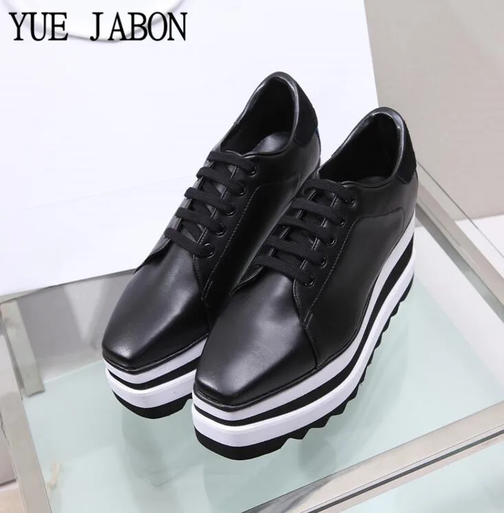 Новинка классические туфли со звездами увеличивающие рост на платформе белые