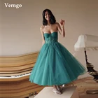 Платье вечернее средней длины без бретелек, из тюля