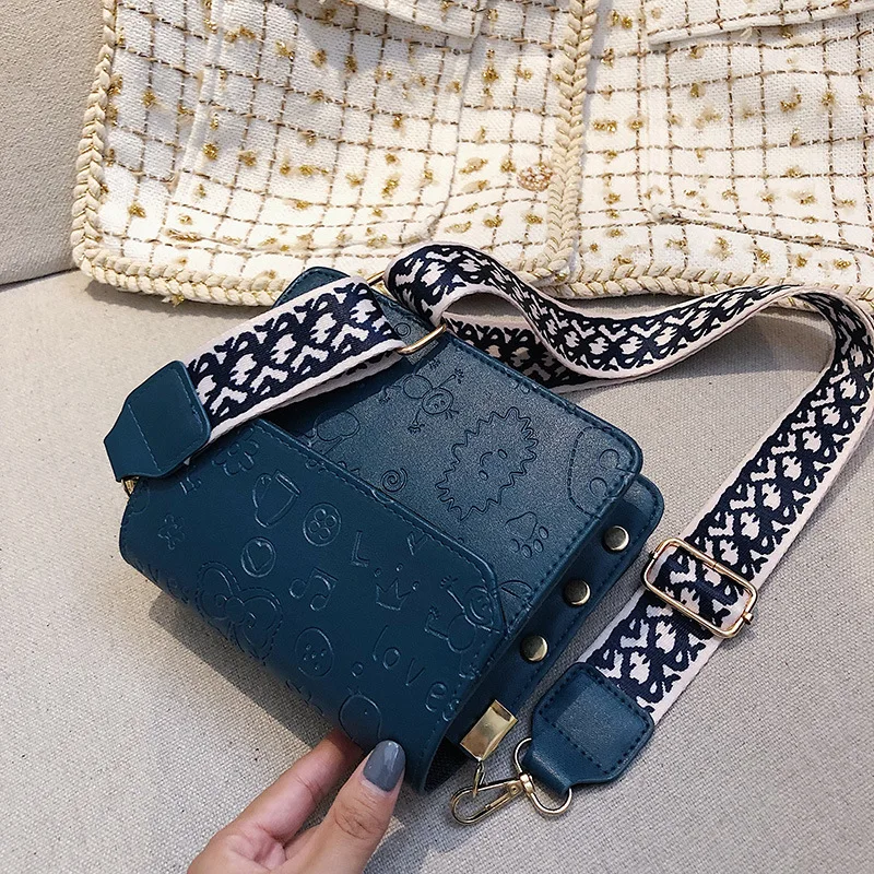 

2021 женская модная универсальная широкополосная маленькая квадратная сумка через плечо, женская кожаная сумка-мессенджер, сумка женская