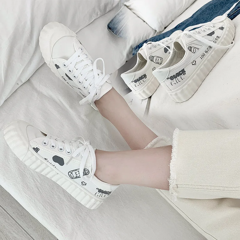 

2020 Spring And Autumn New Women's Canvas Shoes Cute Graffiti Wild High Quality Lace Fashion Low-top Casual Shoes White B25-47