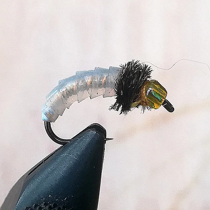 KKWEZVA 24 шт Искусственные Nymph Scud силиконовые кожи рыболовные крючки Мухи Для Летающая форель Рыбалка привлекает насекомых приманки