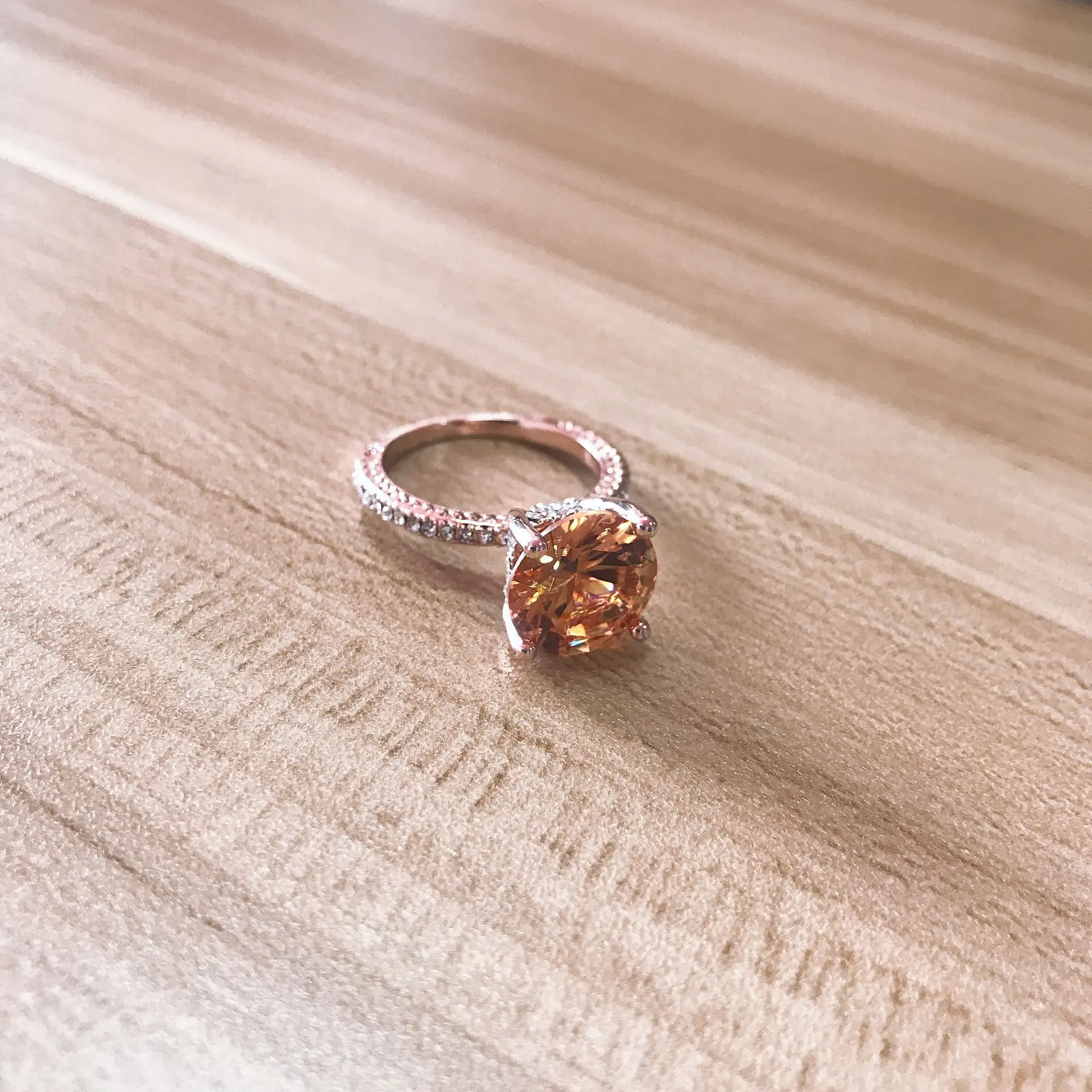 Женское Обручальное кольцо из розового золота с фианитом|Обручальные кольца| |