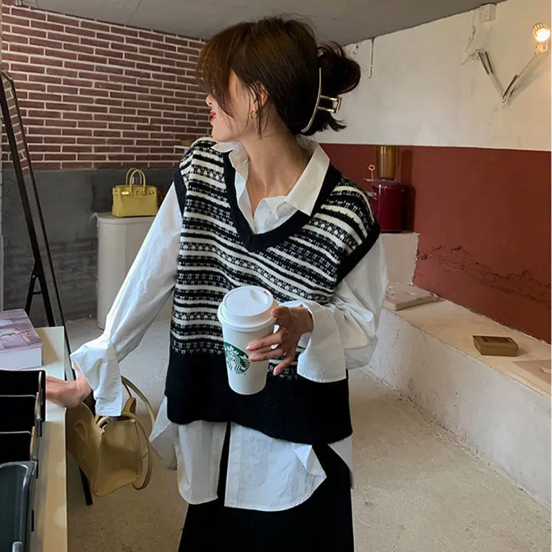 

Women Knitted Vest Sweater 2021 Fashion Knitting Sleeveless Vintage Striped Pullovers Female Waistcoat Oversized Sweater Tops