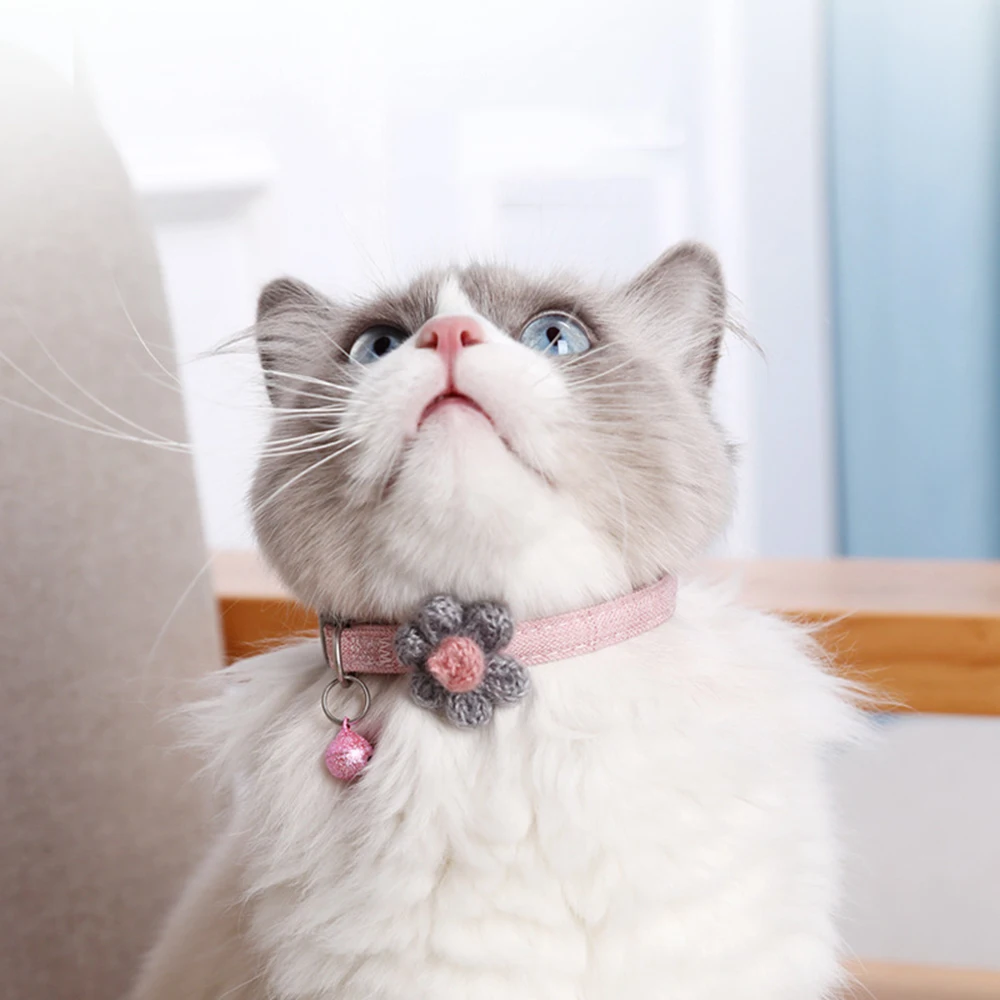 Отрывной ошейник для кошек с колокольчиком и цветком однотонный регулируемый
