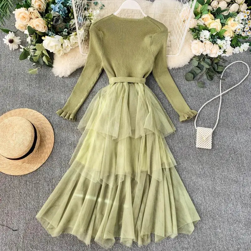 Женское трикотажное платье Gagarich однотонное трапециевидной формы с v-образным