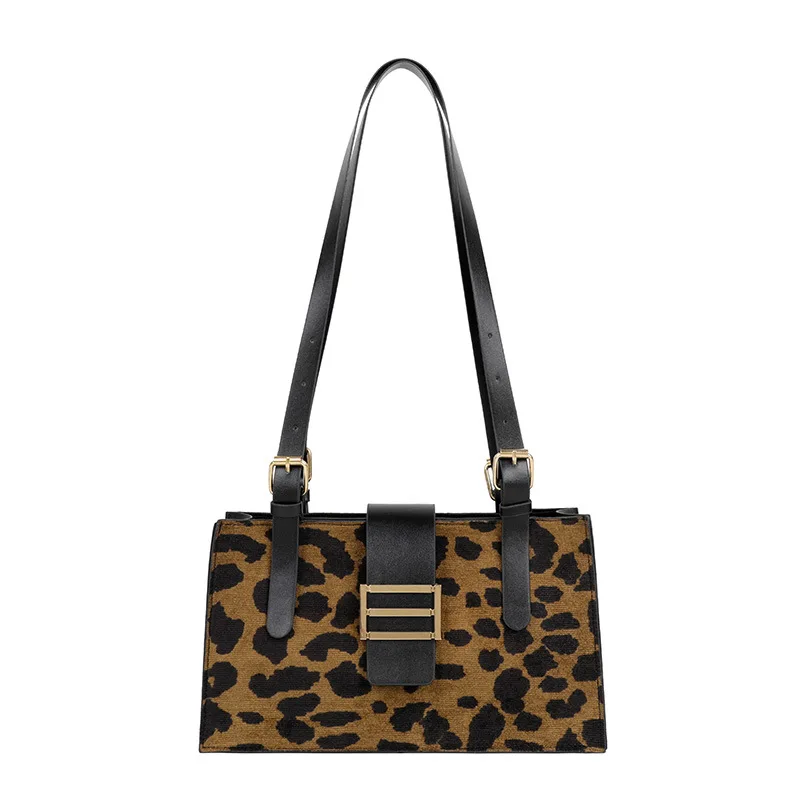 

Leopard print armpit bag women's shoulder hand-held fashion leisure autumn and winter new foreign style fashion simple baguette
