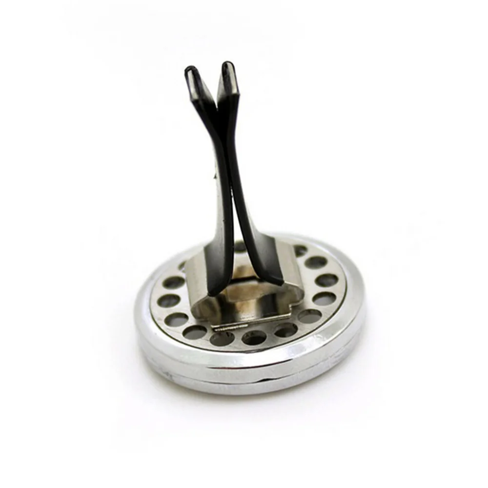 

Four Leaf Grass Clip Style Car Perfume Base Round Aromatherapy Perfume Diffuser Auto Vehicle Inner Dashboard Decoration Fe
