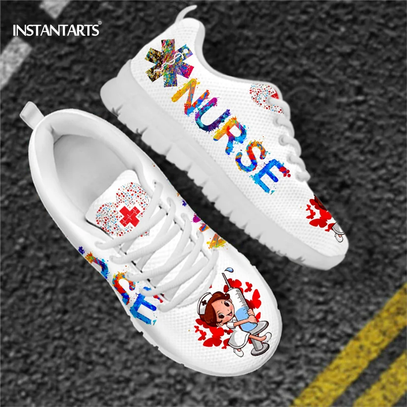 

Женские кроссовки на шнуровке INSTANTARTS, белые дышащие кроссовки с мультяшным принтом медсестры, легкая обувь для бега
