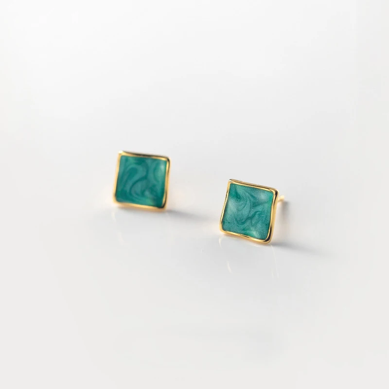 

MloveAcc 2021 New Korean Vintage Enamel Square Stud Earrings Office Career Fashion Jewelry for Women Geometric Oorbellen Gift