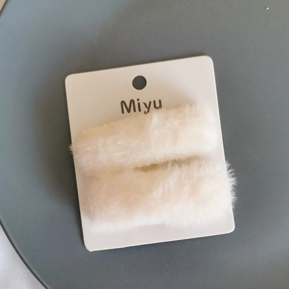 2 шт./компл. Новые популярные корейские зимние плюшевые заколки для волос